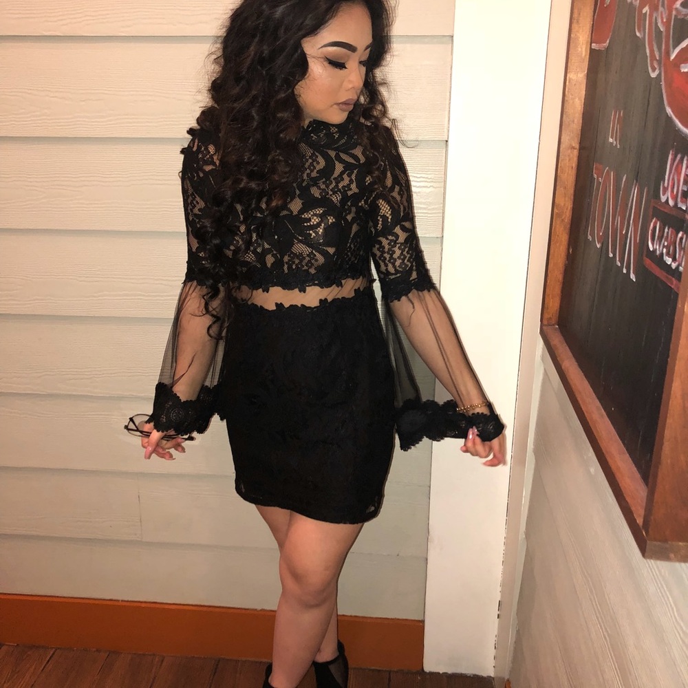 BLACK DRESS - Picture 2 of 4